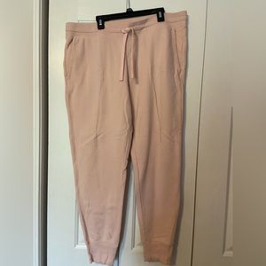 Women’s pink sweatpants size L